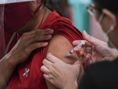 Variante ómicron, Fiestas y vacaciones: el cóctel que ya quita el sueño a los industriales