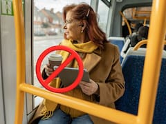 Adiós café en el Metrobús: desde ahora los usuarios no podrán llevar más bebidas calientes