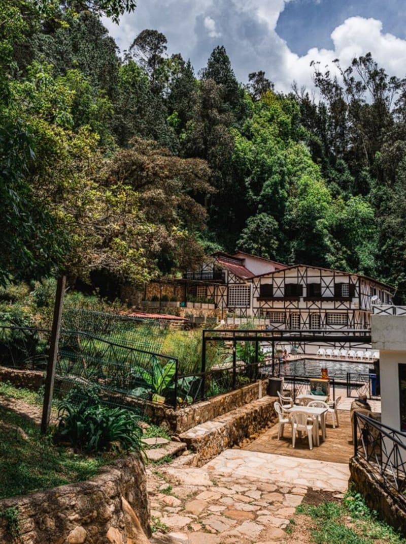 Explora las fincas agroecológicas de Chocontá, donde puedes disfrutar de productos frescos y experimentar la vida campesina local.