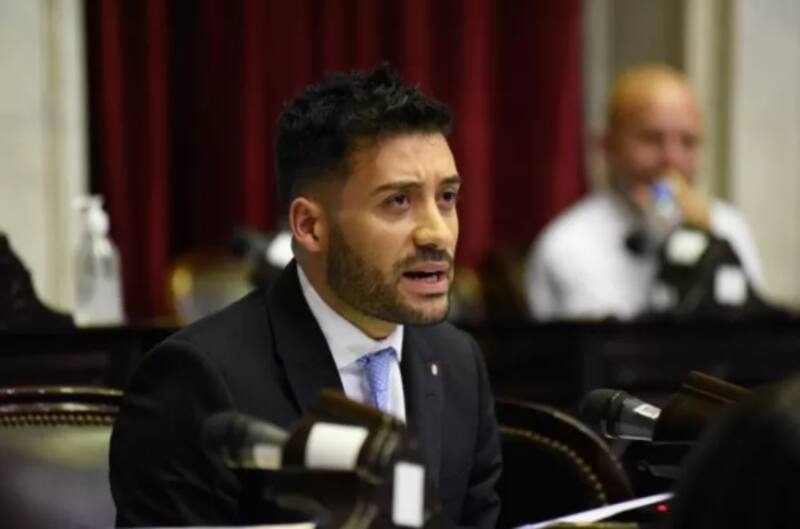 El diputado de Evolución Radical propuso dolarizar la economía.