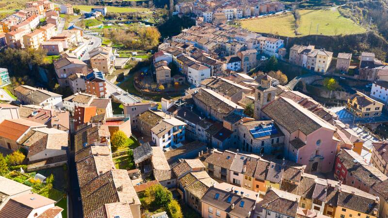 Escapadas: es conocido como el pueblito que enamoró a Gaudí y queda a menos de 2 horas de Barcelona.