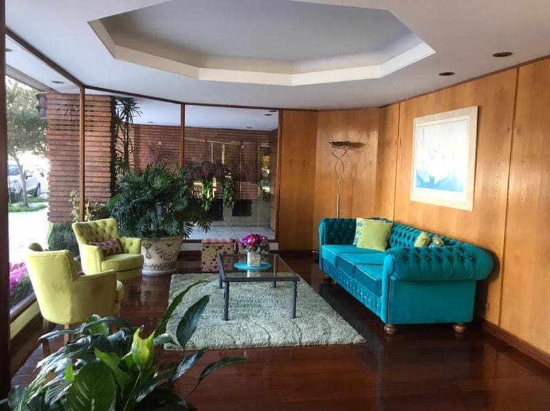 El hall de recepción del edificio de Devoto