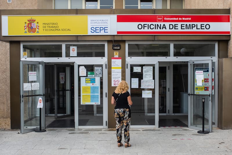 Los trabajadores que ganen menos de 1350 euros podrán cobrar este subsidio y su sueldo al mismo tiempo. Fuente: Archiov