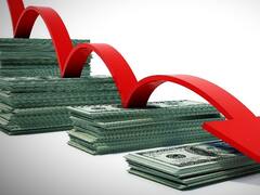 Por la salida de depósitos, bancos recortaron préstamos en dólares