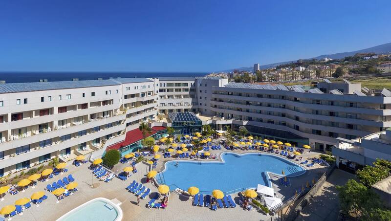 Viajes El Corte Inglés: hermosa vista de la piscina del hotel con el mar de fondo. (Foto: www.amrcollection.com).