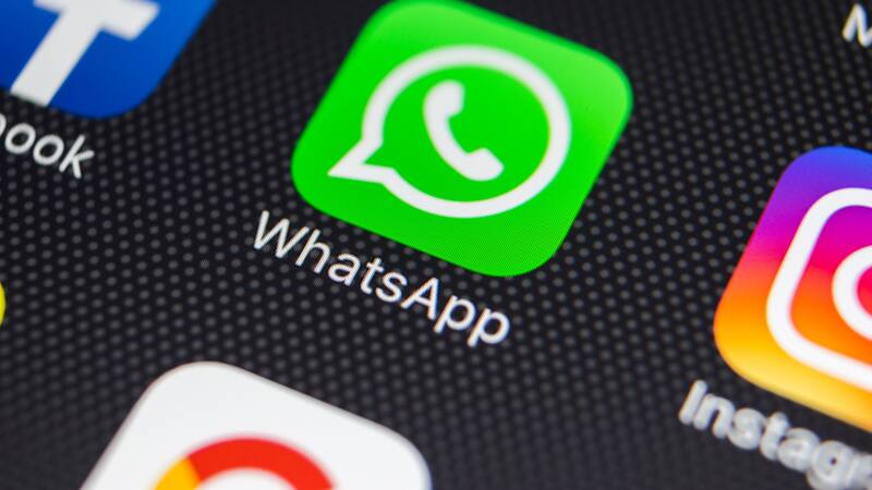 La OCU advierte cómo evitar caer en la trampa que llega a WhatsApp a través de un mensaje.