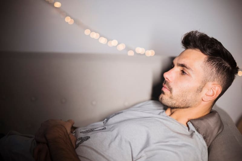 La falta de descanso mental puede bloquear tu capacidad para tomar decisiones claras y efectivas (Fuente: Freepik)