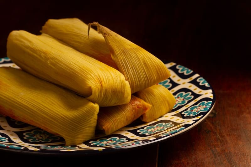 Los tamales son uno de los platillos tradicionales de México y su consumo es muy popular para el Día de la Candelaria, es decir, el 2 de febrero. Foto: Freepik