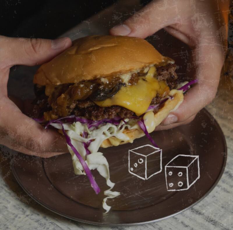 Hasta el día de hoy se discute cuál es el origen de esta comida.