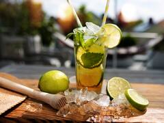 La historia del cóctel creado para curar una pandemia en Brasil