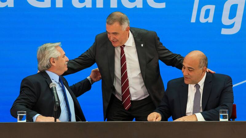 Jaldo junto al presidente Alberto Fernández y Juan Manzur, cuando eraq jefe de Gabinete, en un acto en Casa Rosada.