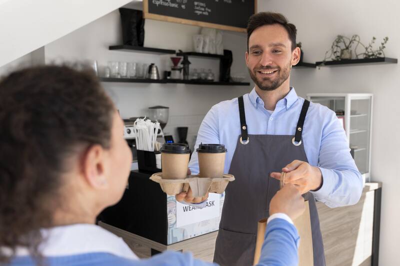 El salario mínimo para empleados con propinas también subirá, depende en parte de los empleadores. (Fuente: Freepik)