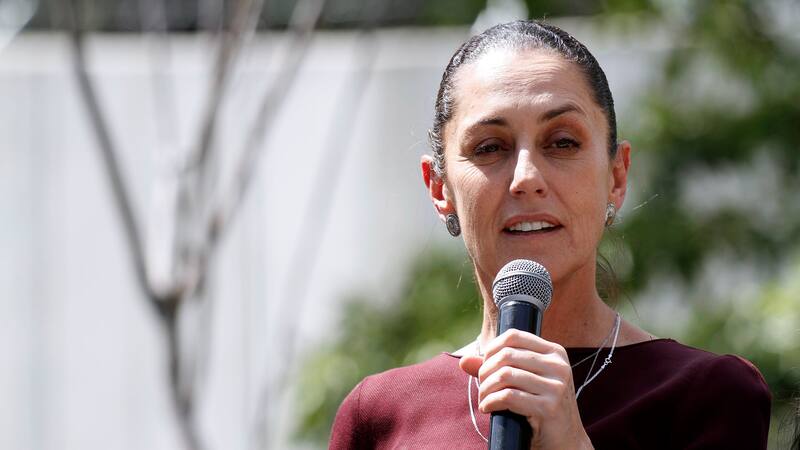 Claudia Sheinbaum dio un giro en el cobro de impuestos en bancos privados.