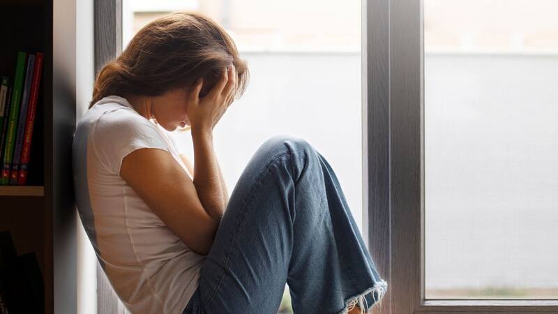 Desarrollar una mentalidad positiva es clave para enfrentar desafíos emocionales. (Fuente: Freepik)