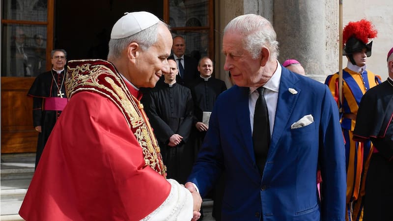 Sorpresa en la Corona Británica y el Vaticano: el Rey Carlos III y el Papá León XIV tomaron una decisión que no se veía hace siglos.