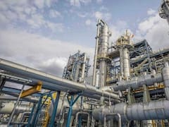 La licenciataria de Shell en la Argentina analiza dos ofertas por la refinería de Dock Sud