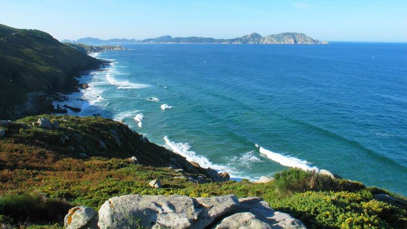 Su extensa superficie alberga varios balnearios encantadores, pero también una variada oferta gastronómica.
