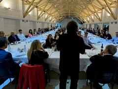 Economía, Francella y empanadas: Milei cenó con diputados aliados para blindar su estrategia