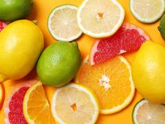 Ni kiwi ni naranja: esta es la fruta favorita que promete mejorar la salud cardiovascular y reforzar las defensas