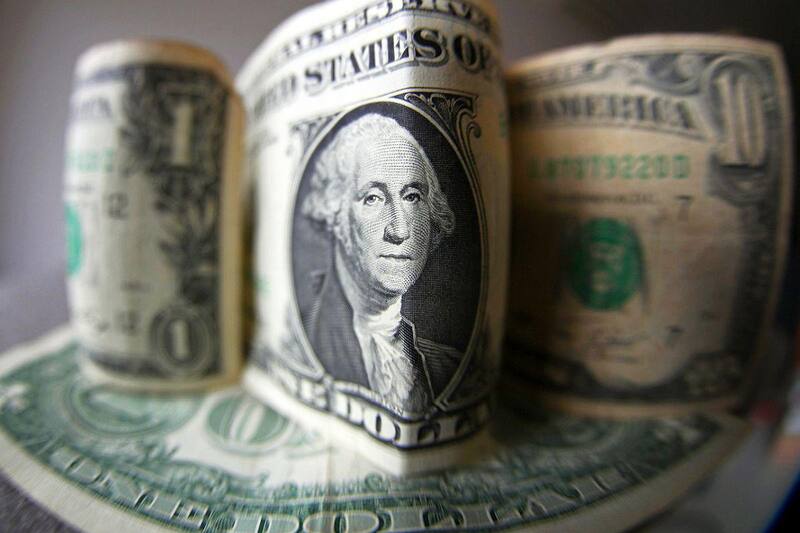 En el mercado cambiario hay expectativa por qué va a pasar con las cotizaciones en las próximas horas, luego del anuncio hoy del BCRA de otro endurecimiento del cepo cambiario para los importadores