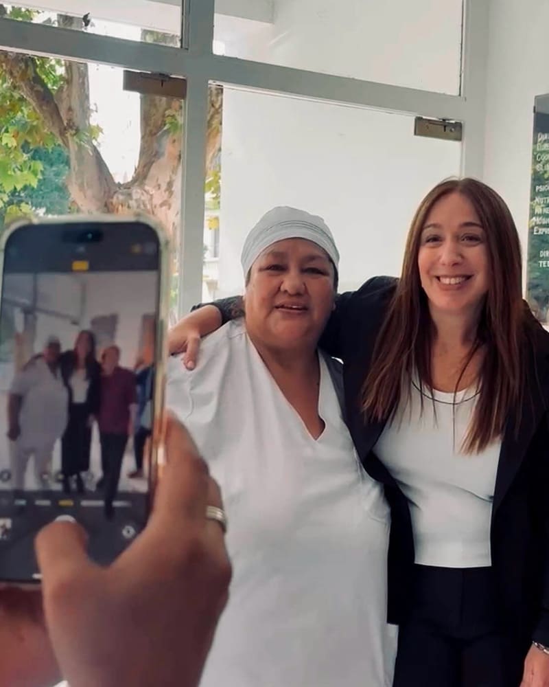 María Eugenia Vidal, jefa de campaña del PRO, de recorrida.