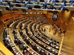 Con una moción impulsada por el PP, el Senado reclamó "lealtad" al Congreso y lo acusó de "paralizar" el Parlamento