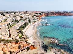 El pueblo costero de Alicante que pocos conocen y tiene algunas de las mejores playas de toda España