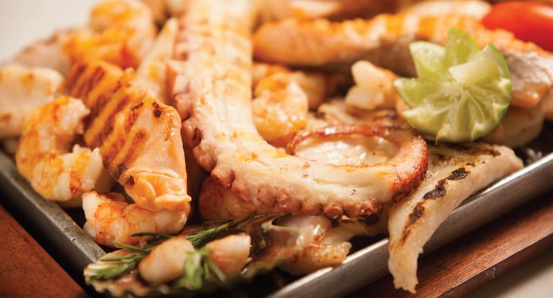 La oferta gastronómica incluye carnes, pescados y mariscos.