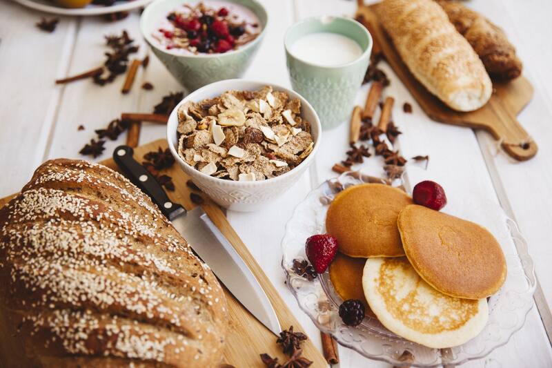 Podés añadir semillas de lino a panes y productos horneados. (Foto: Freepik)