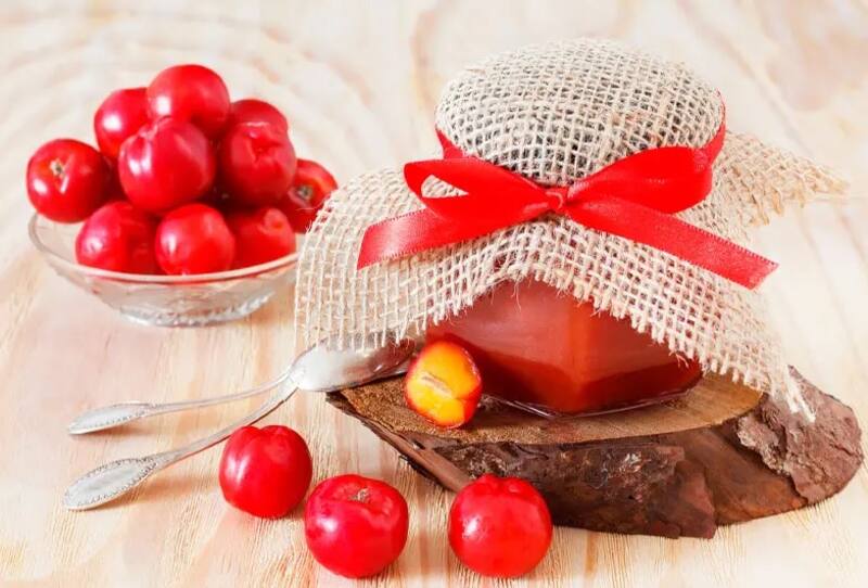 La acerola se puede usar para licuados, mermeladas y postres.