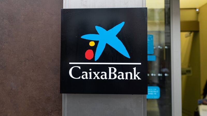 Existen diferentes motivos por los cuales CaixaBank puede cerrar tu cuenta bancaria.