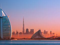 Paraíso laboral sin barreras: cuál es el país exótico que ofrece sueldos altísimos a los extranjeros