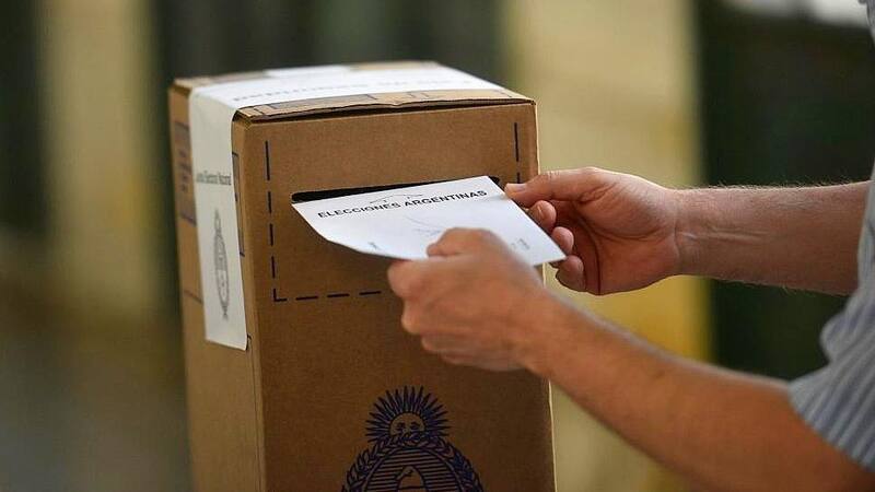 En la provincia de Santa Fe figuran en el padrón electoral 2.768.525 ciudadanos habilitados para votar en 8192 mesas.