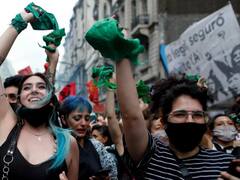 Medios del mundo destacan la media sanción del aborto legal y la etiqueta de "histórica"