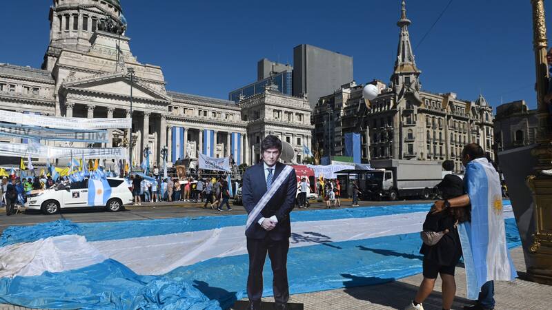 <div class="migrated-promo-image__description"><div class="migrated-promo-image__author">Telam</div></div>