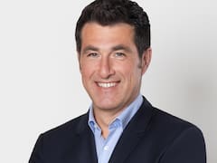 Quién es y cómo piensa el ejecutivo detrás del plan de Philip Morris para no vender más cigarrillos