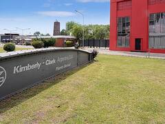 Kimberly-Clark cerró una fábrica de papel en Bernal