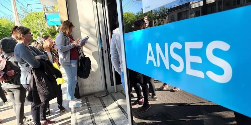 Los movimientos bancarios prohibidos para todos los beneficiarios de ayuda social de ANSES.