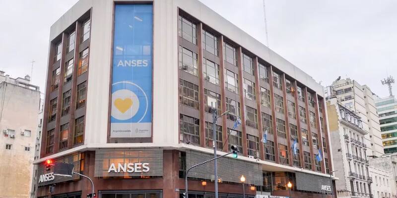 ANSES subió la mínima y máxima jubilatoria