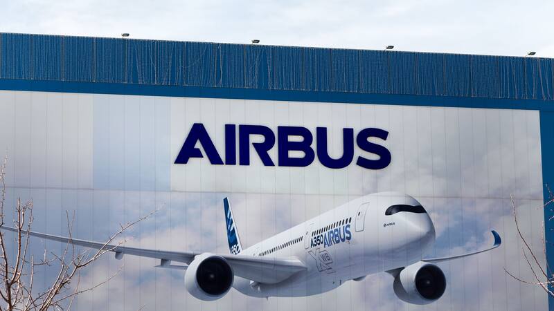 Airbus anotó más ventas en el 2023 pero vio caer su beneficio en un 11%.