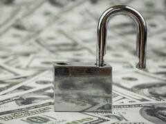 Dólares congelados: la drástica decisión que afecta a grandes empresas e inversores