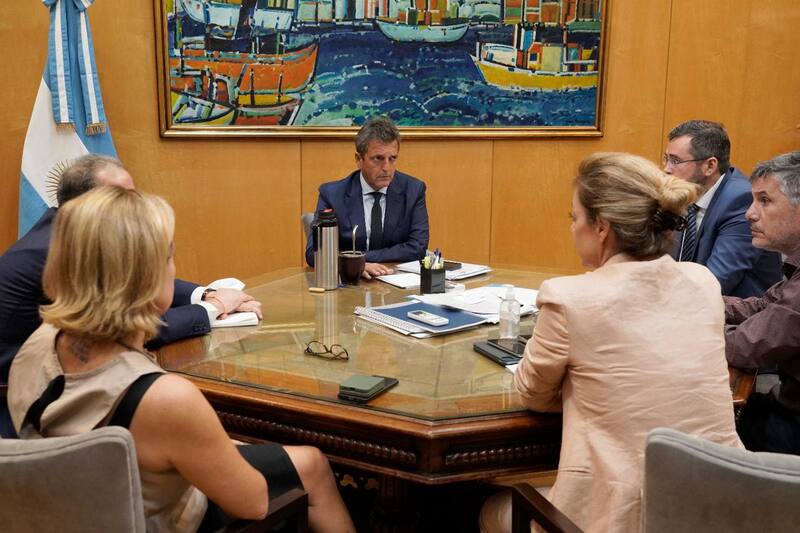 Sergio Massa y Flavia Royon se juntaron en el verano con el ENRE y directivos de Edesur