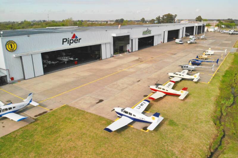 Los vuelos privados de Hangar Uno a Punta del Este que cuestan u$s 1800 para cuatro pasajeros y u$s 3800 para siete.