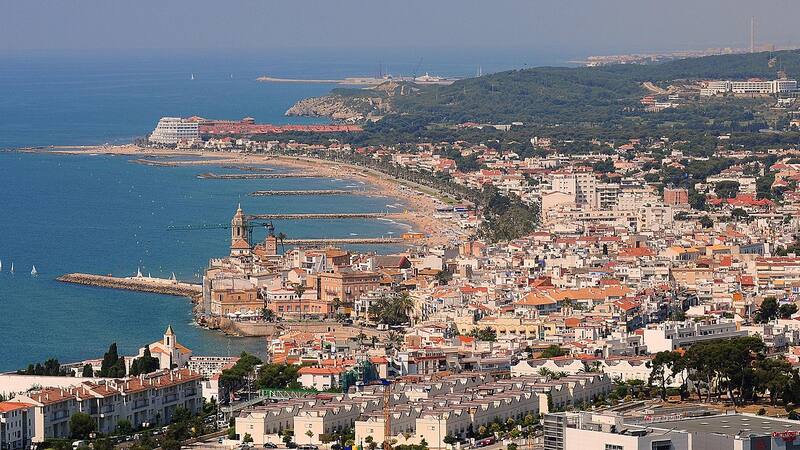 Sitges aparece como uno de los destinos destacados para una escapada durante Semana Santa.