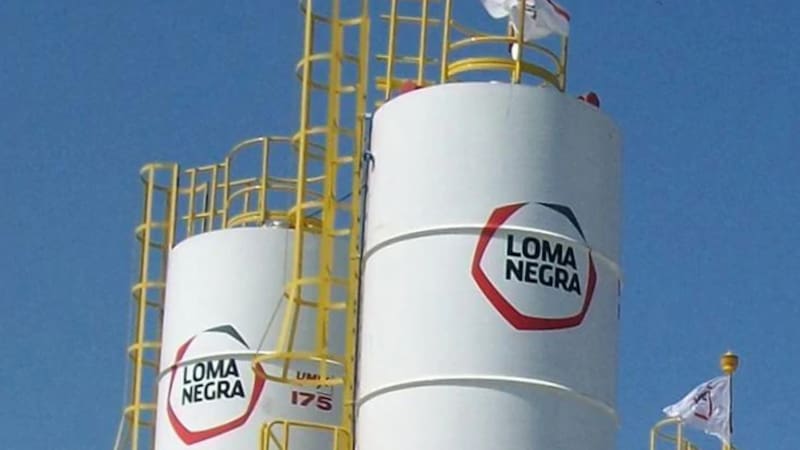 El grupo brasileño Camargo Correa confirmó que Loma Negra está en venta.