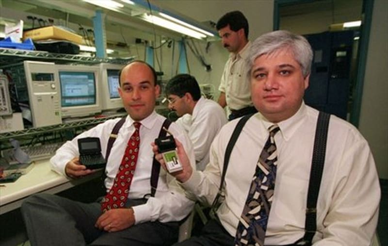 Doug Fregin y Mike Lazaridis, fundadores de Research in Motion, la empresa detrás del BlackBerry