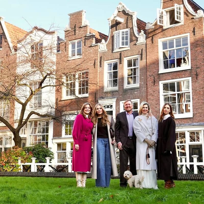 Mambo, el primer perro de la familia, se convirtió en una figura popular desde 2021. (Fuente: Archivo)