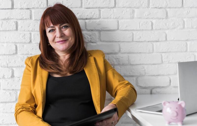 Con esta ayuda, muchas mujeres mayores de 40 años podrán gestionar sus gastos hasta encontrar una oferta de trabajo. (Foto: Freepik.es)