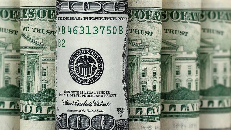 El dólar blue muestra una brecha de 75% respecto al oficial mayorista.