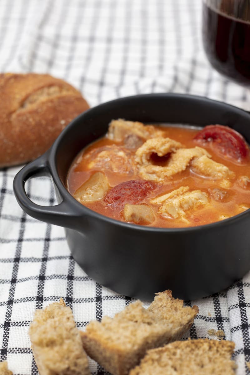 Además de colágeno, el caldo minestrone contiene antioxidantes y ayuda a reforzar el sistema inmunológico.